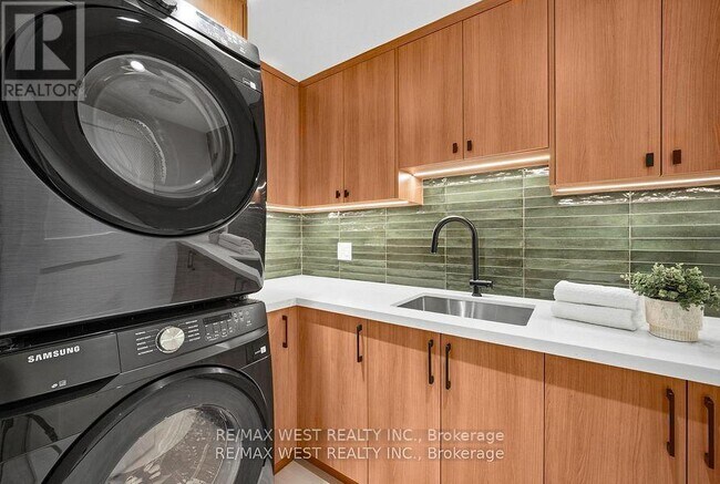 Photo - 390 St Clarens Ave