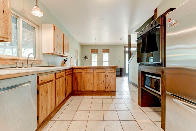 Photo - 13918 Hummingbird Ln