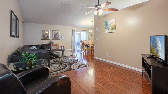 Photo - 7802 Laurel Oak Ln