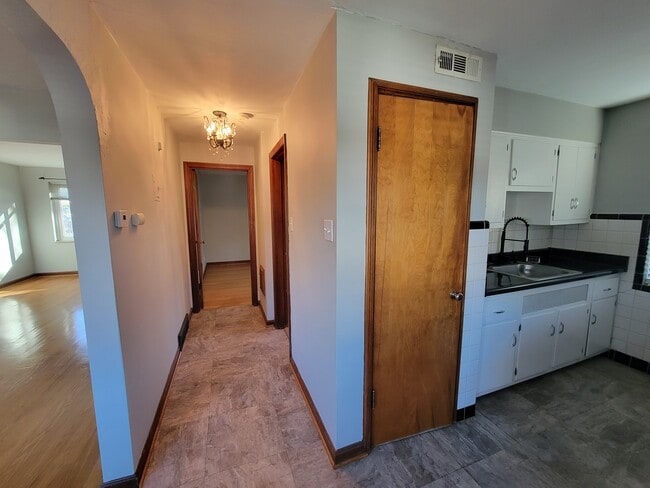 Photo - 5849 Eichelberger St Unidad 2W