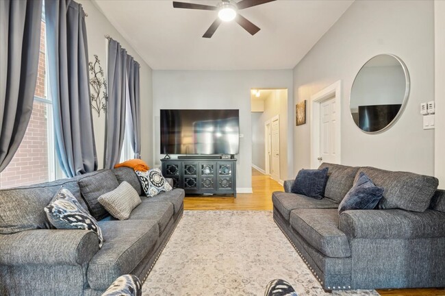 Photo - 1448 N Fairfield Ave Unit 1