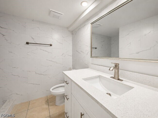 Photo - 1830 Maravilla Ave Unit 801