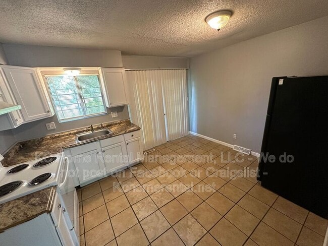 Photo - 7227 Gilmore Ave