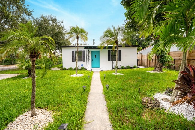 Building Photo - 1640 NW 6th Ave