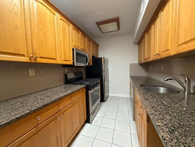 Photo - 210-212-212 Central Ave Unidad 202