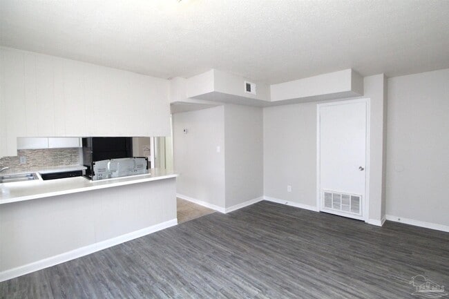 Photo - 10151 Guidy Ln