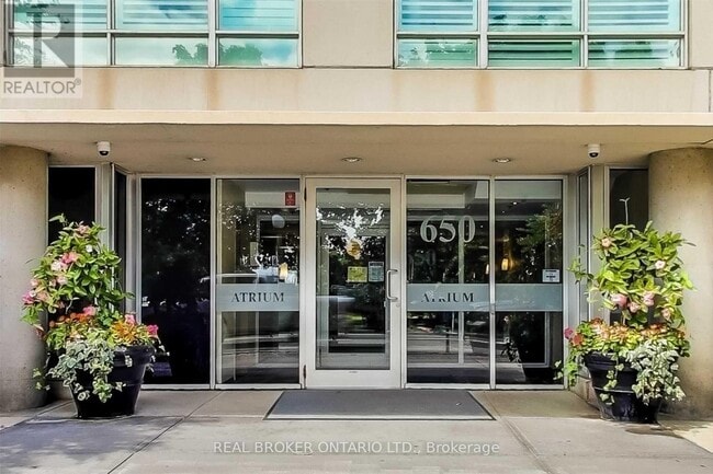 Photo - 650 Queens Quay W Unit 1819