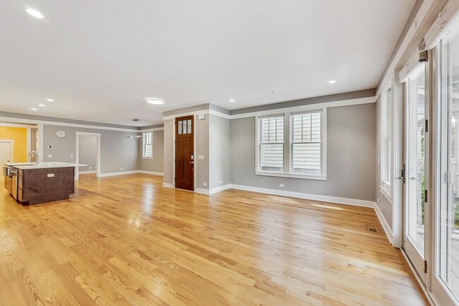 Photo - 8101 Floral Ave
