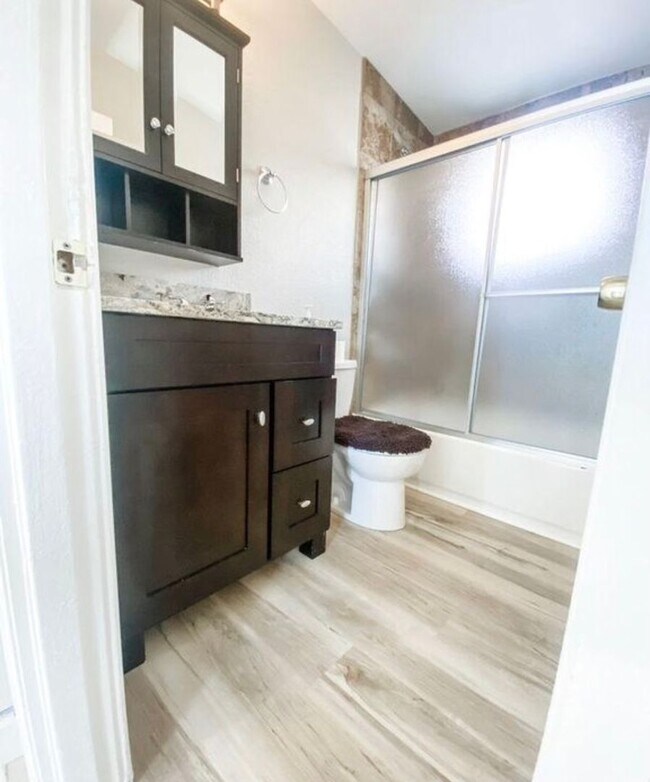 Photo - 584-586 Stuart Duplex Unit 584  1