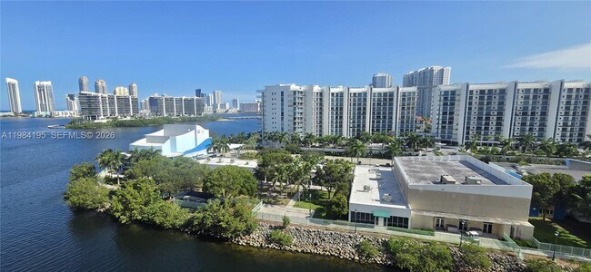 3330 NE 190th St Unit 1018