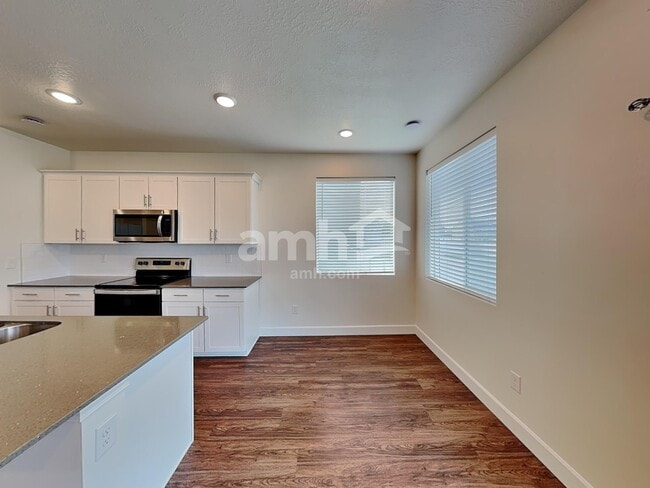 Photo - 211 Allen Ln