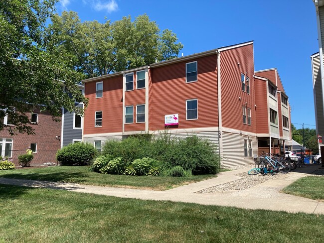Building Photo - 304 E Clark Rental