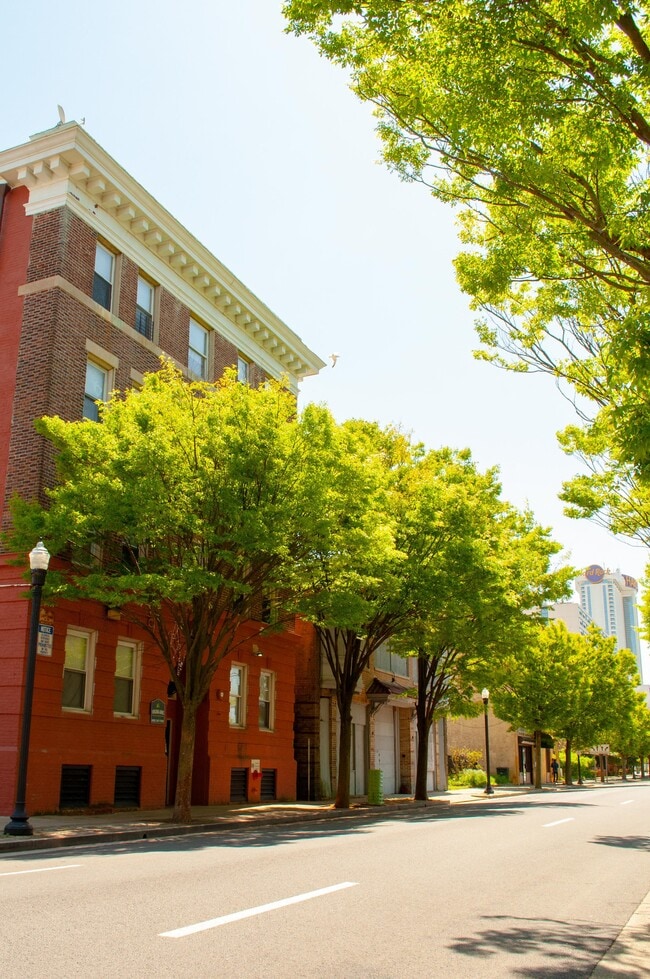 Photo - Virginia Arms Apartments