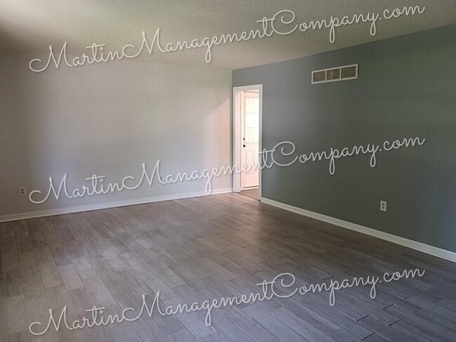 Photo - 810 Ruth Ann Dr