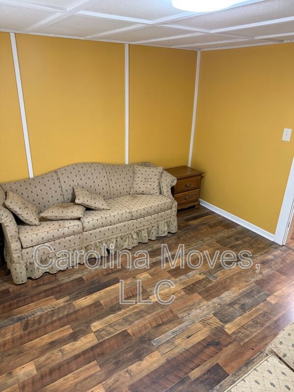 Photo - 7895 New Cut Rd