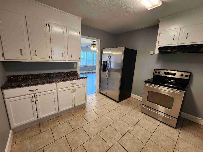 Photo - 5537 17th St E