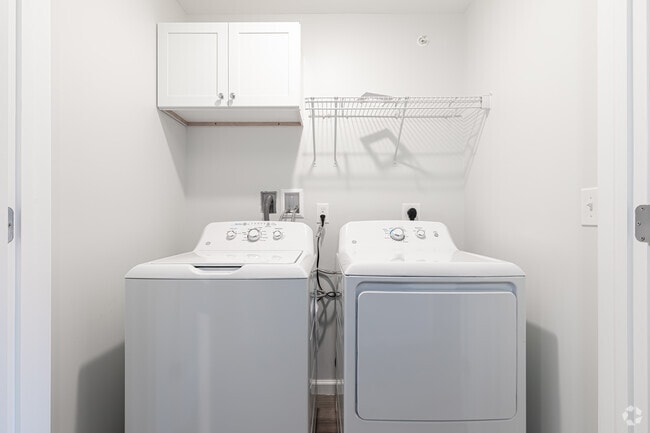 2BR, 2BA - Laundry