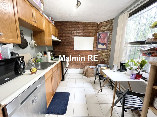 Photo - 74 Hammond St Unit 2