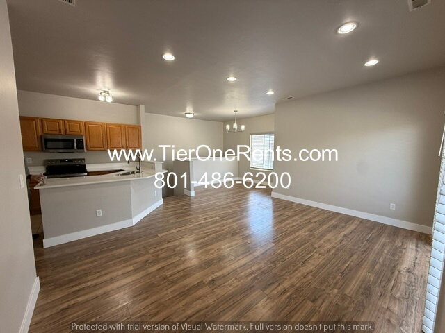 Photo - NO DEPOSIT option for qualified renters