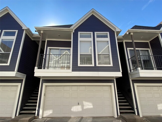 Building Photo - 735 Arlington St Unit 3