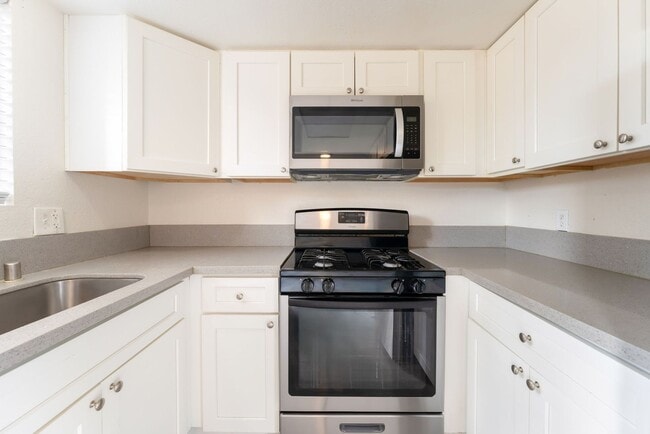 Photo - FULLY Remodeled 3-Bedroom Townhouse