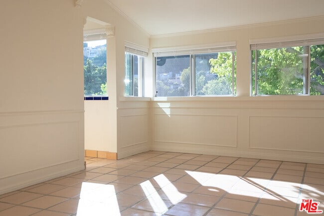 Photo - 2401 Meadow Valley Terrace