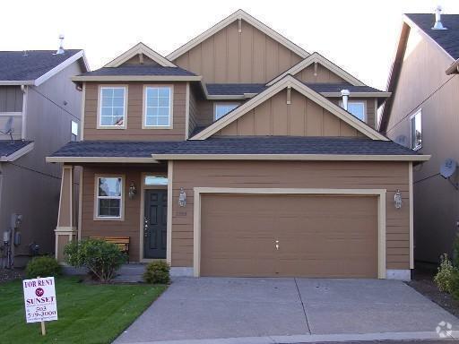 Building Photo - 3 Bedroom Home - Nice back yard -  no appl...