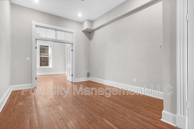 Photo - 2121 St Paul St