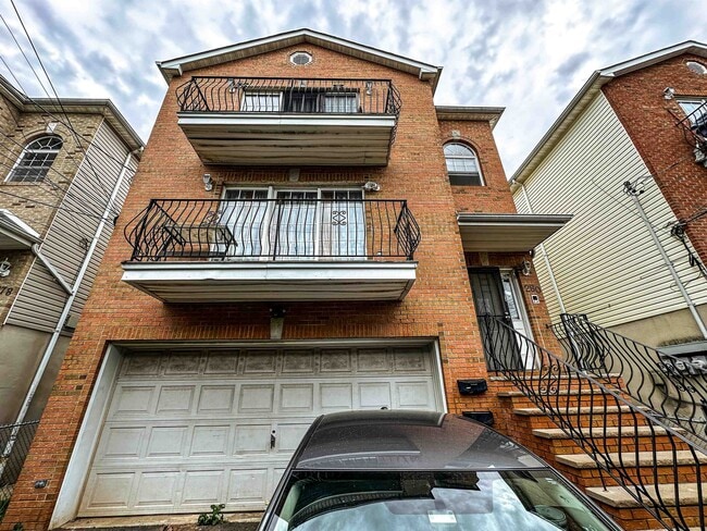 Building Photo - 280 Jelliff Ave Unit 1 (GND)