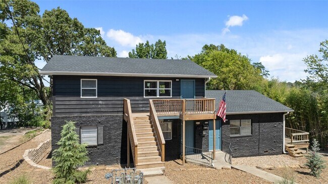 Building Photo - 828 W Caraway St