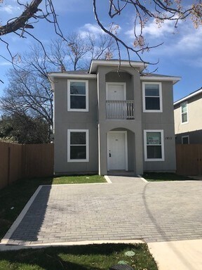 Building Photo - 1611 N Navidad St Unit 201 Rental
