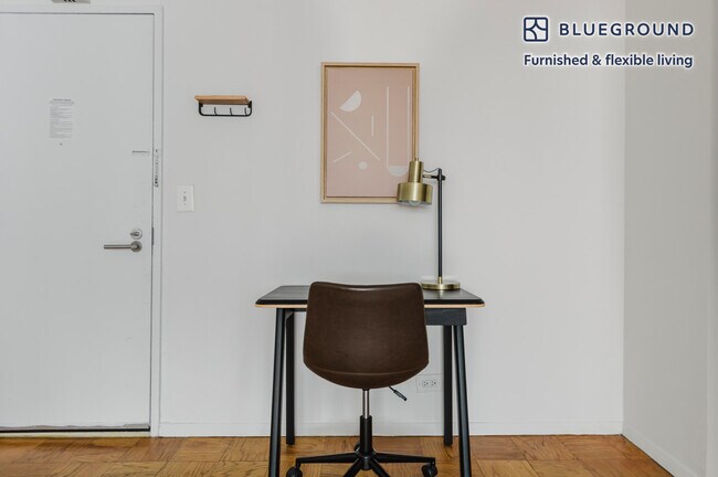 Photo - 230 W 55th St Unidad FL5-ID1587