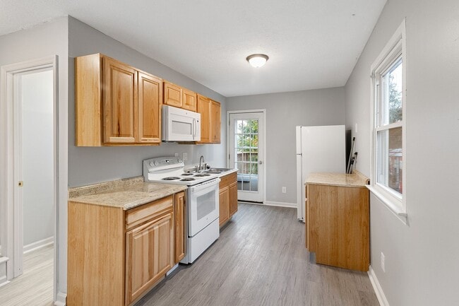 Photo - 210 Roanoke St Unit Apartment B