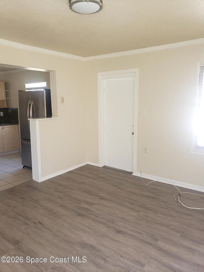 Photo - 2114 Henry St NE Unit B