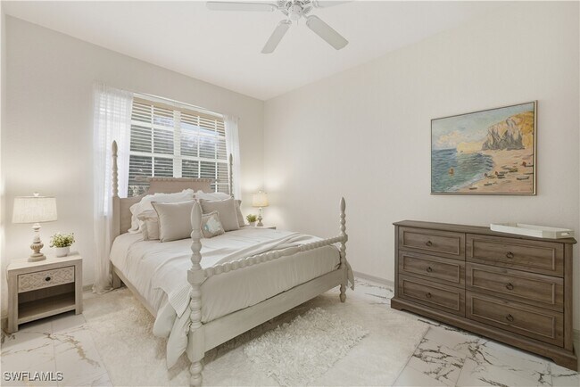 Building Photo - 2150 Aberdeen Ln Unit 202