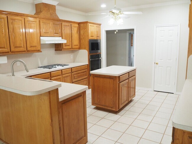 Photo - 4763 Red Oak Cir