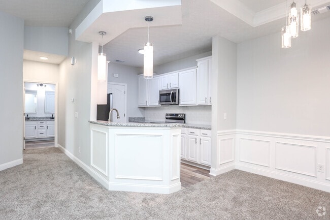 2BR, 2BA -1,100 SF
