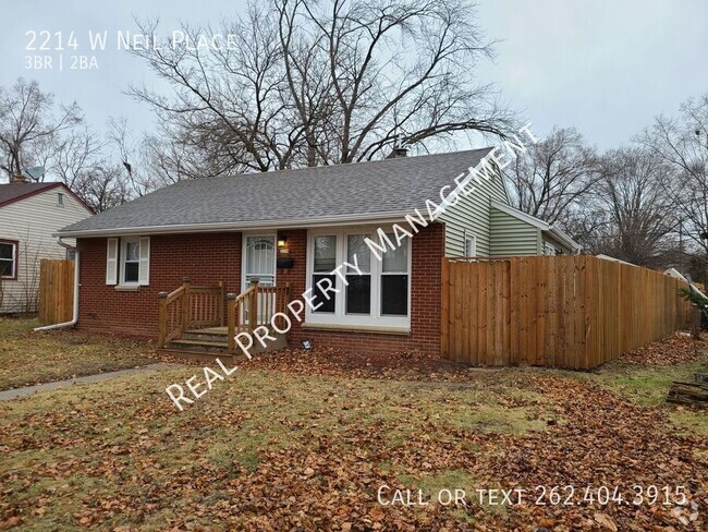 Building Photo - Three Bedroom 1.5 Bath Single Family Home