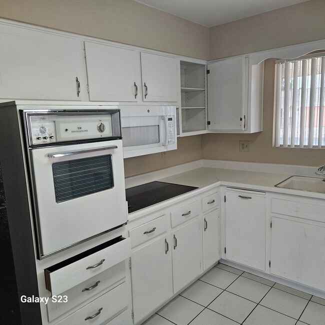 Photo - 10010 W Andover Ave