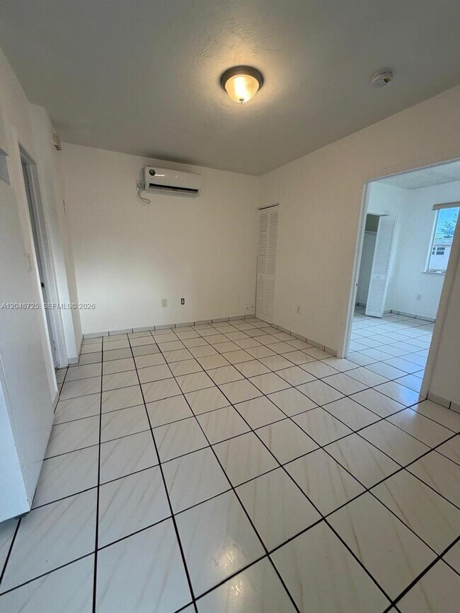 1036 NW 3rd St Unidad 2