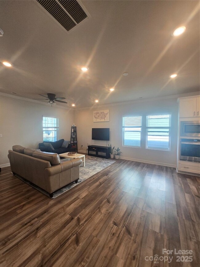 Photo - 340 Cranford Dr