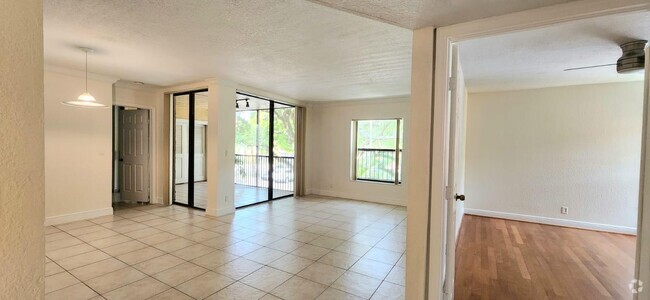 Building Photo - 3843 Coral Tree Cir Unit 3843 Rental