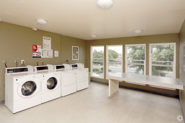 Photo - Willow Glen Apartments