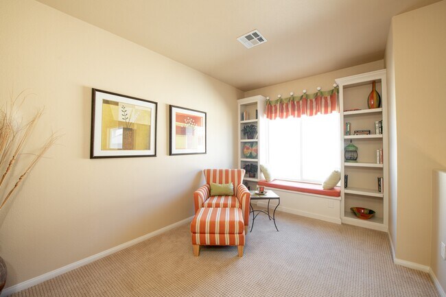 Photo - The Cliffs at Lone Mountain