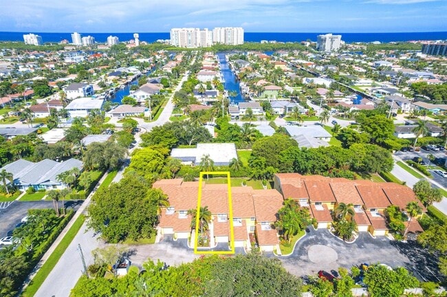 Building Photo - 660 Coventry St