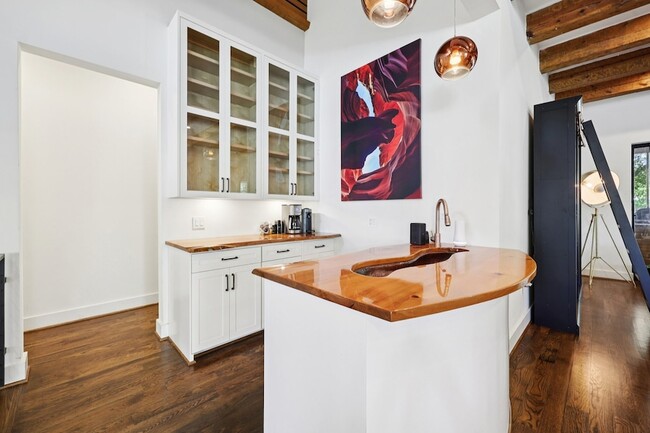 Photo - 8635 San Leandro Dr