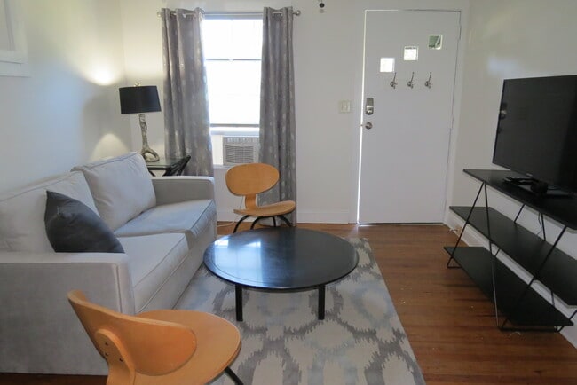 Building Photo - 375 Weaverville Rd Unit 3