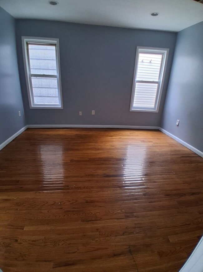 Photo - 483 Avon Ave Unit 3