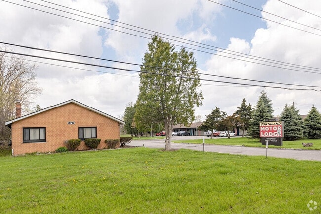 Building Photo - 18732 Dix Toledo Rd Unit ID1262256P Rental