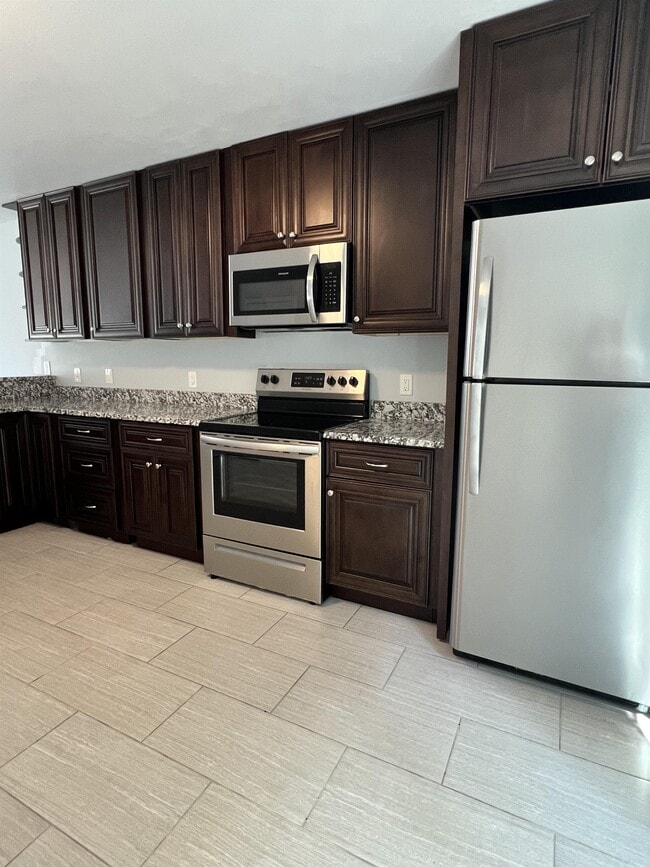 Photo - 430 Central Dr NW